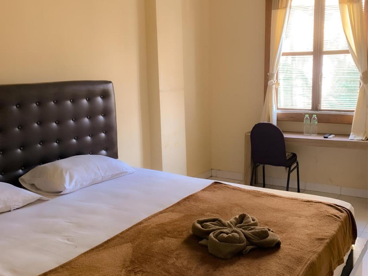 Omah Pelem Syariah Hostel Semarang Luaran gambar